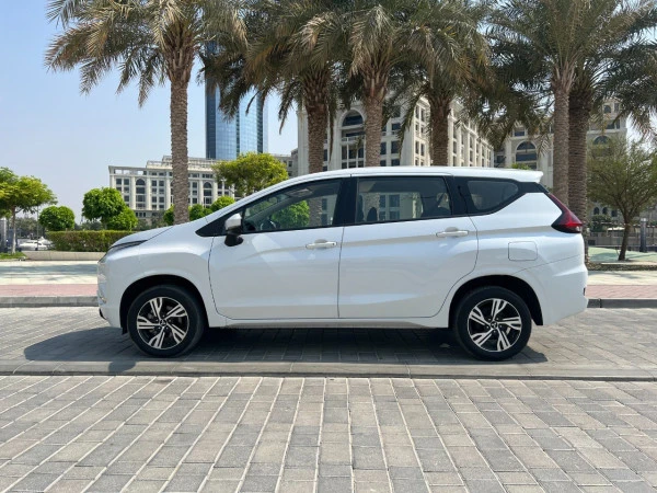 White Mitsubishi Xpander, 2025 Photo 3