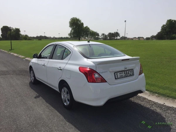 White Nissan Sunny, 2017 Photo 1