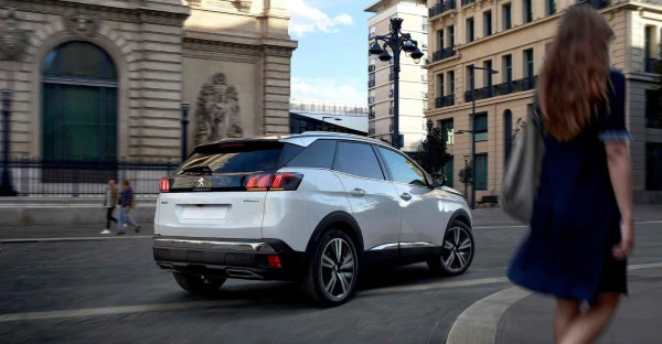 White Peugeot 3008, 2022 Photo 1