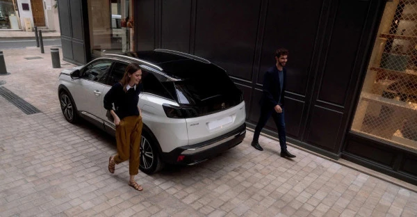 White Peugeot 3008, 2022 Photo 2