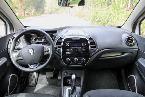 White Renault Captur, 2018 Photo 2