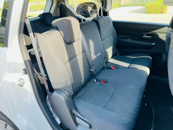 White Suzuki Ertiga 7 seaters 2023, 2023 Photo 5