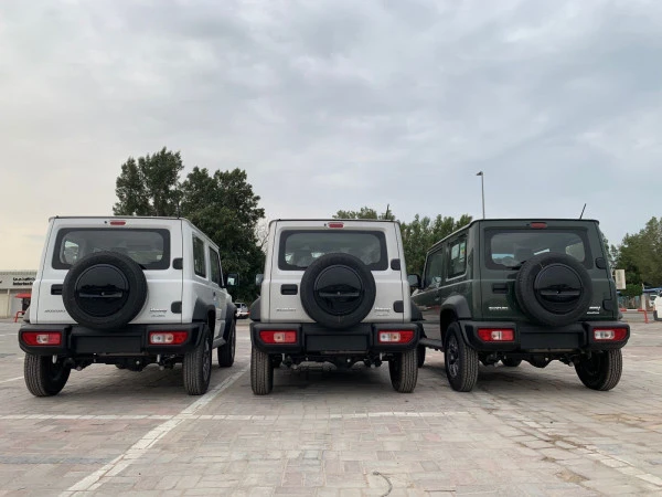 White Suzuki Jimny, 2022 Photo 7