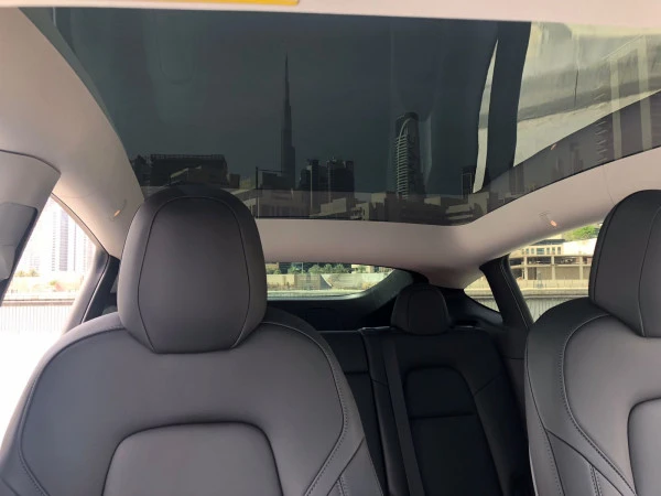 White Tesla Model Y Long Range, 2022 Photo 6