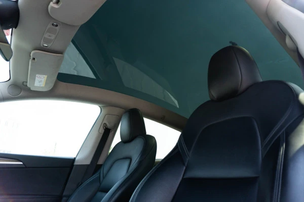 White Tesla Model Y Long Range, 2022 Photo 9