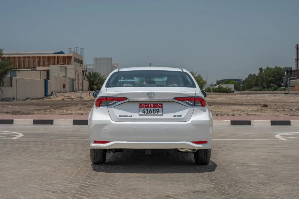 White Toyota Corolla, 2024 Photo 4