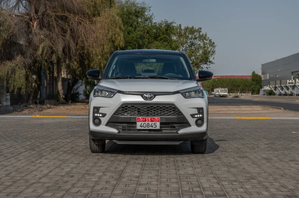White Toyota Raize, 2024 Photo 1