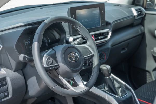 White Toyota Raize, 2024 Photo 6