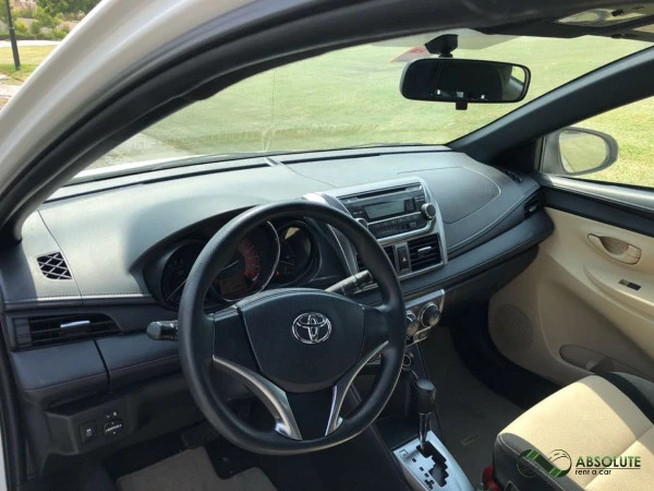 White Toyota Yaris, 2017 Photo 2