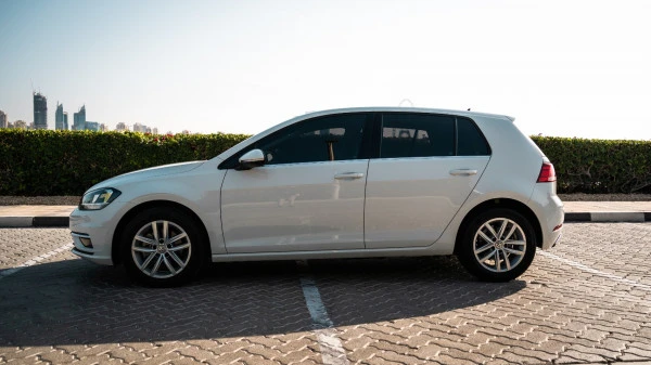 White Volkswagen Golf, 2019 Photo 2