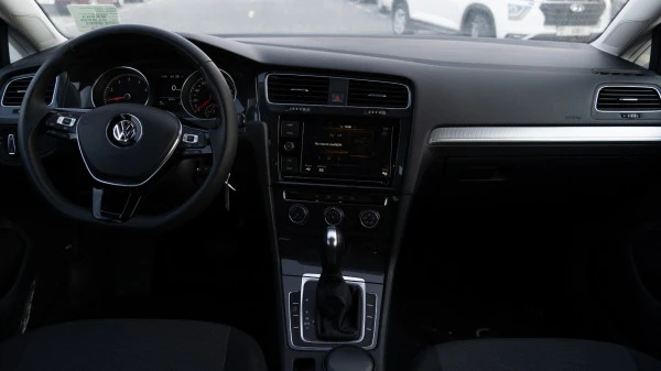 White Volkswagen Golf, 2019 Photo 3