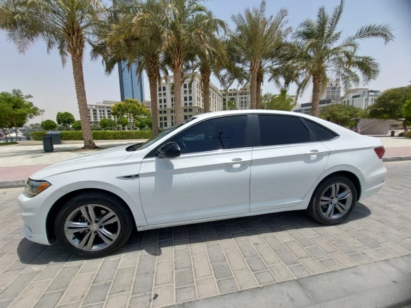 White Volkswagen Jetta, 2022 Photo 2